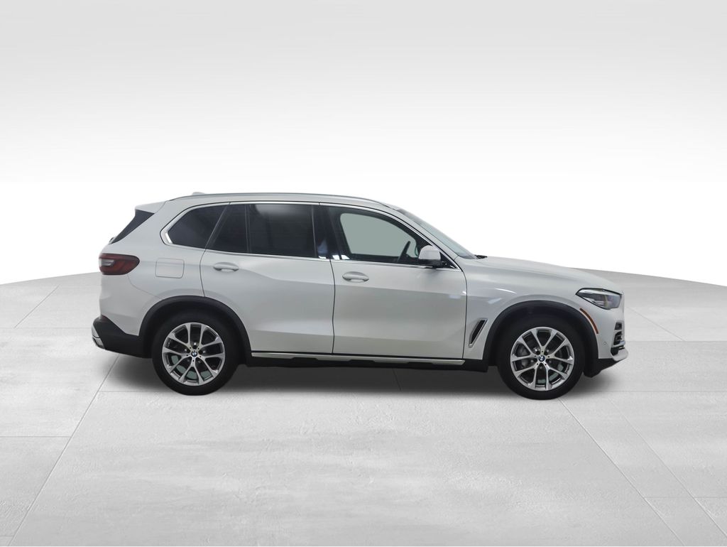 Thumbnail: 2022 BMW X5 - 6