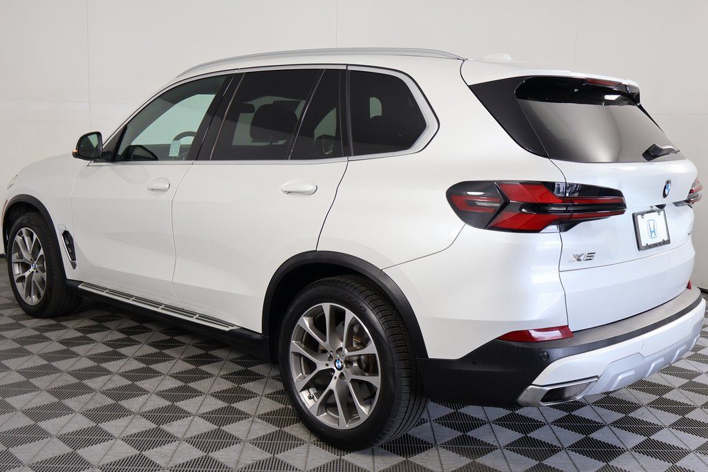 Thumbnail: 2024 BMW X5 - 6