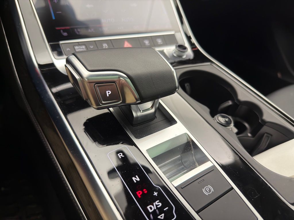 Thumbnail: 2023 Audi Q7 - 10