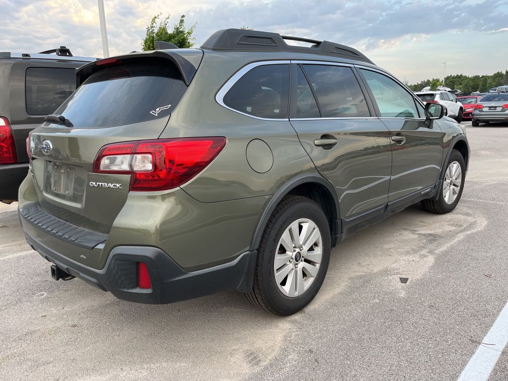 2018 Subaru Outback Premium 3
