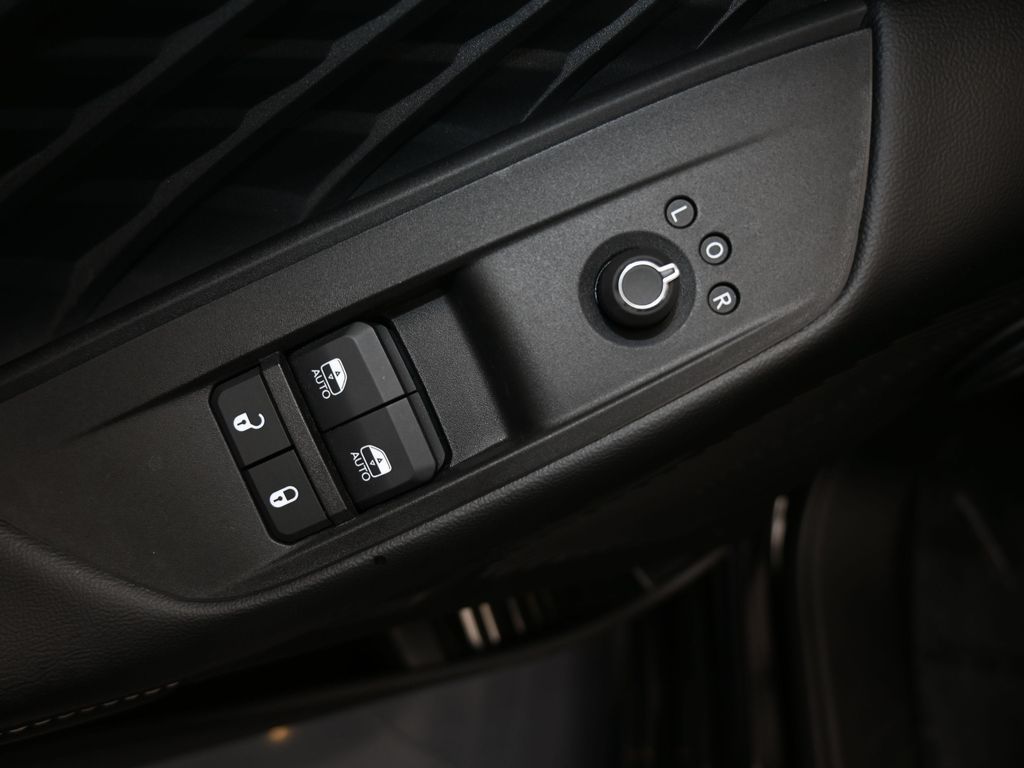 Used 2024 Diamond Black Crystal Pearlcoat Dodge R/T Scat Pack image 13