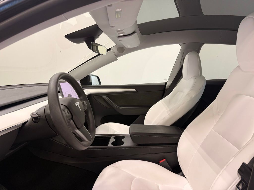 Thumbnail: 2024 Tesla Model Y - 10