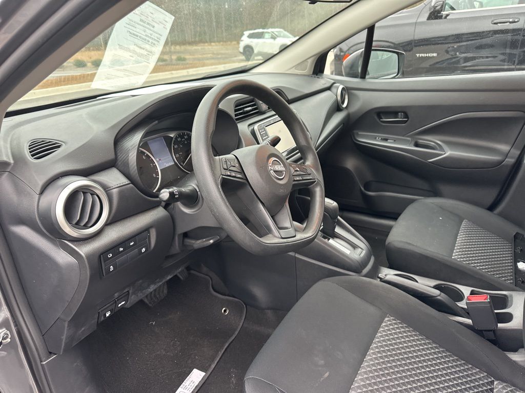 2023 Nissan Versa 1.6 S 12