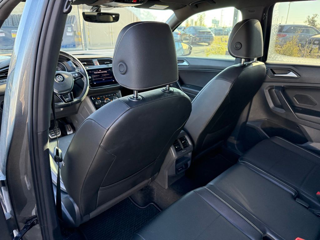 Thumbnail: 2021 Volkswagen Tiguan - 9