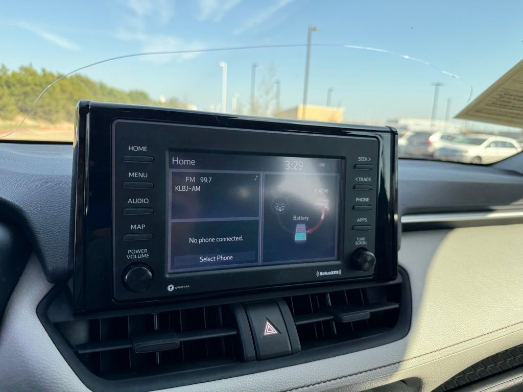 Thumbnail: 2021 Toyota RAV4 - 18