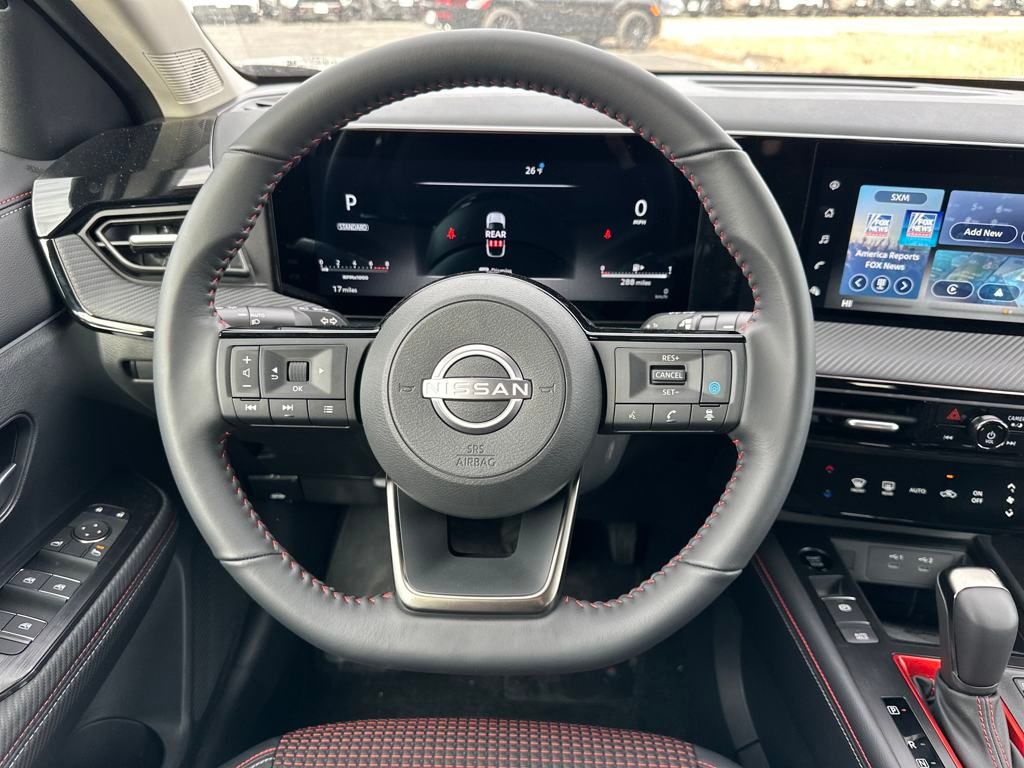 2025 Nissan Kicks SR photo