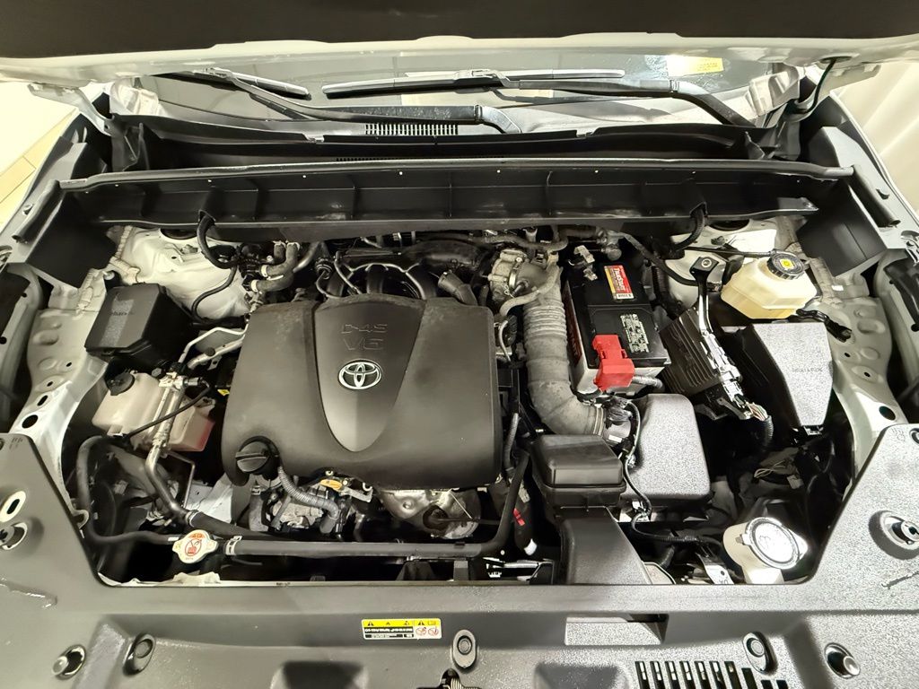 Thumbnail: 2022 Toyota Highlander - 10