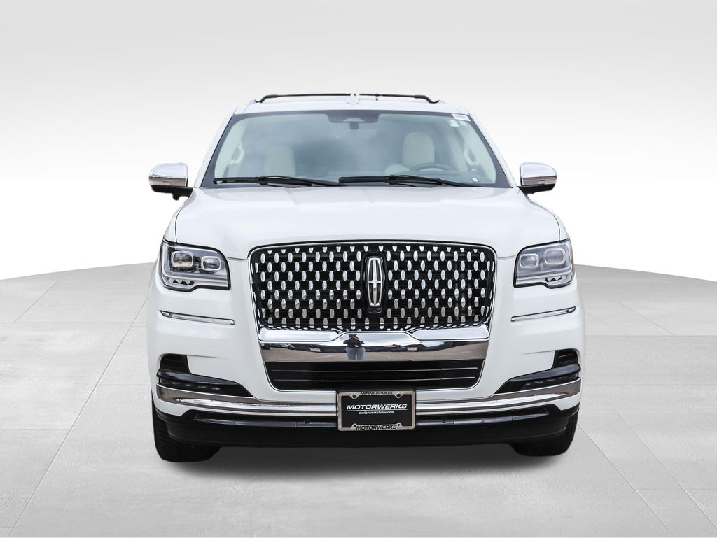 Thumbnail: 2022 Lincoln Navigator - 8