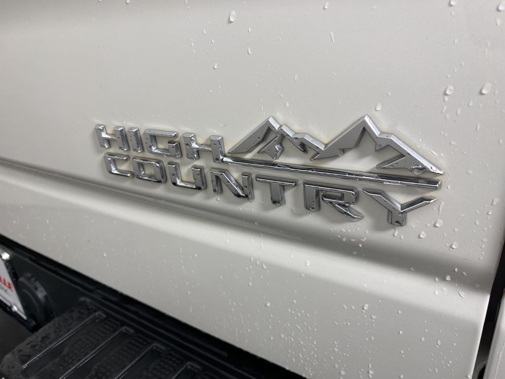 Thumbnail: 2021 Chevrolet Silverado 1500 - 4