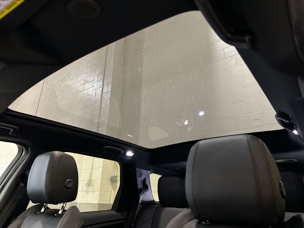 Thumbnail: 2026 Land Rover Discovery Sport - 11