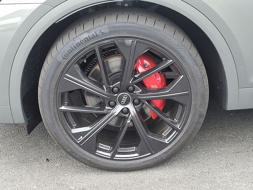 2025 Audi SQ5  5