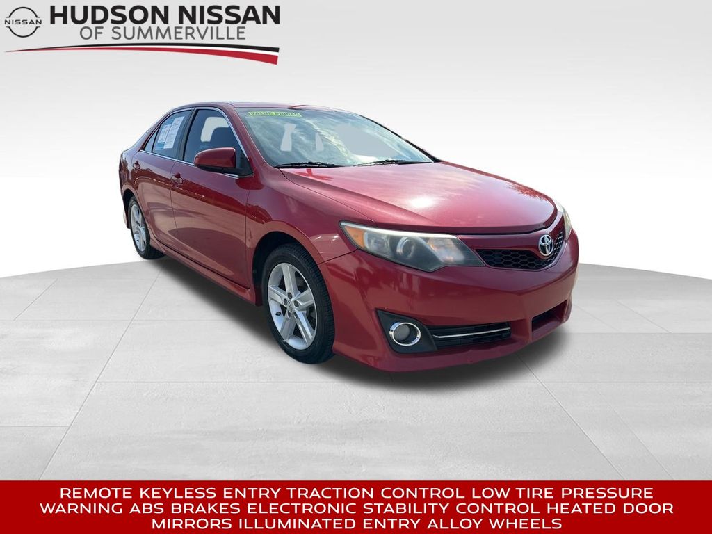 2012 Barcelona Red Metallic Toyota Camry SE Sedan