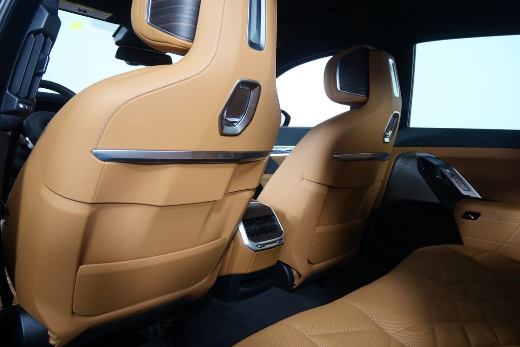Thumbnail: 2025 BMW 7 Series - 17