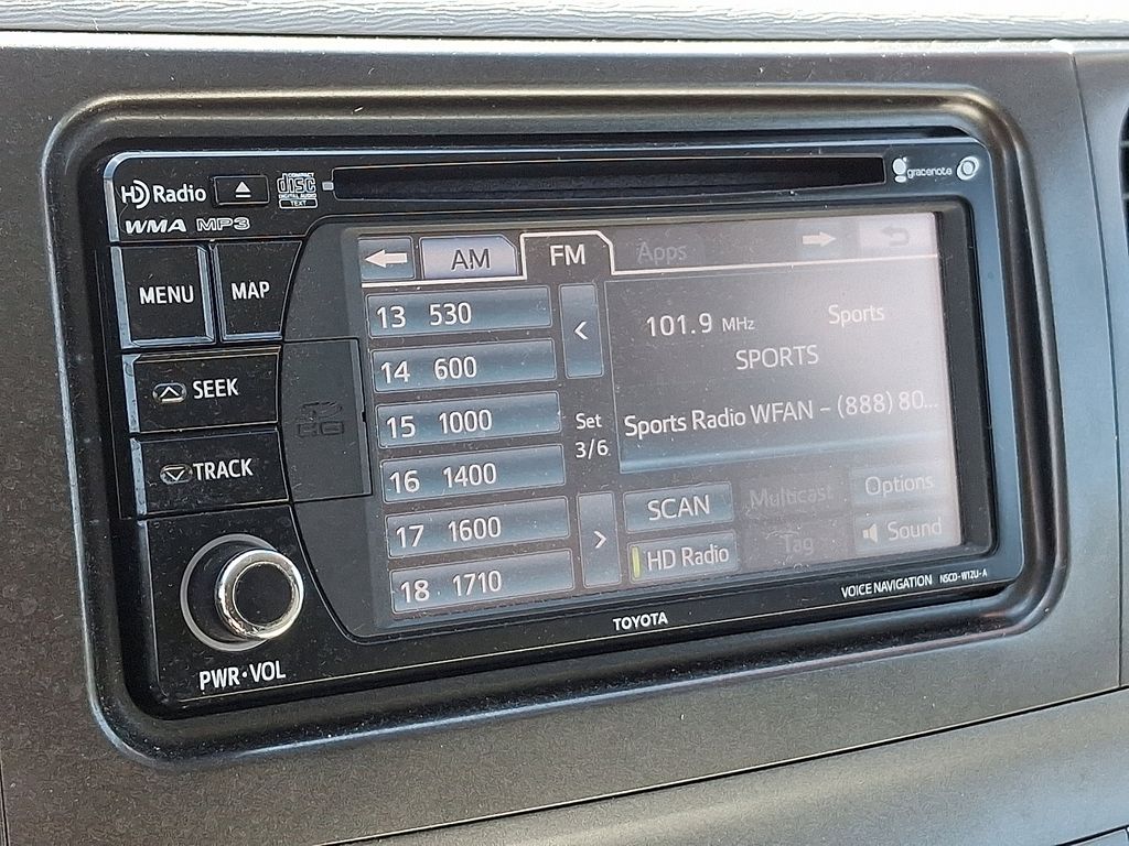 Thumbnail: 2014 Toyota Sienna - 18