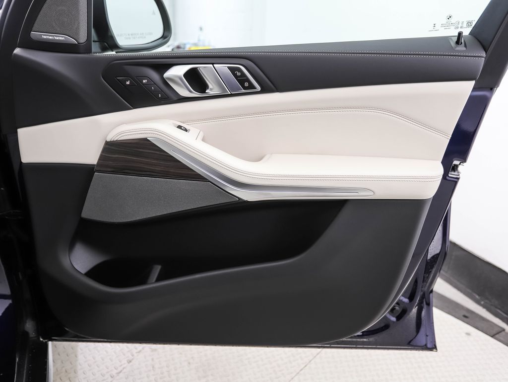 Thumbnail: 2026 BMW X5 - 29