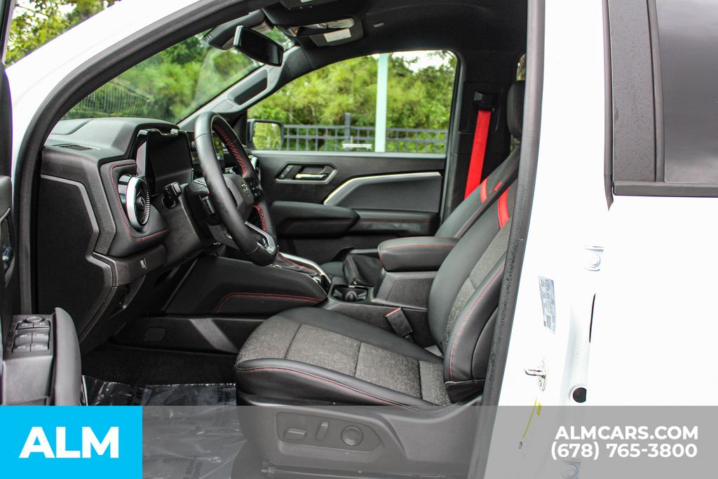 Used 2023 White Chevrolet Z71 image 16