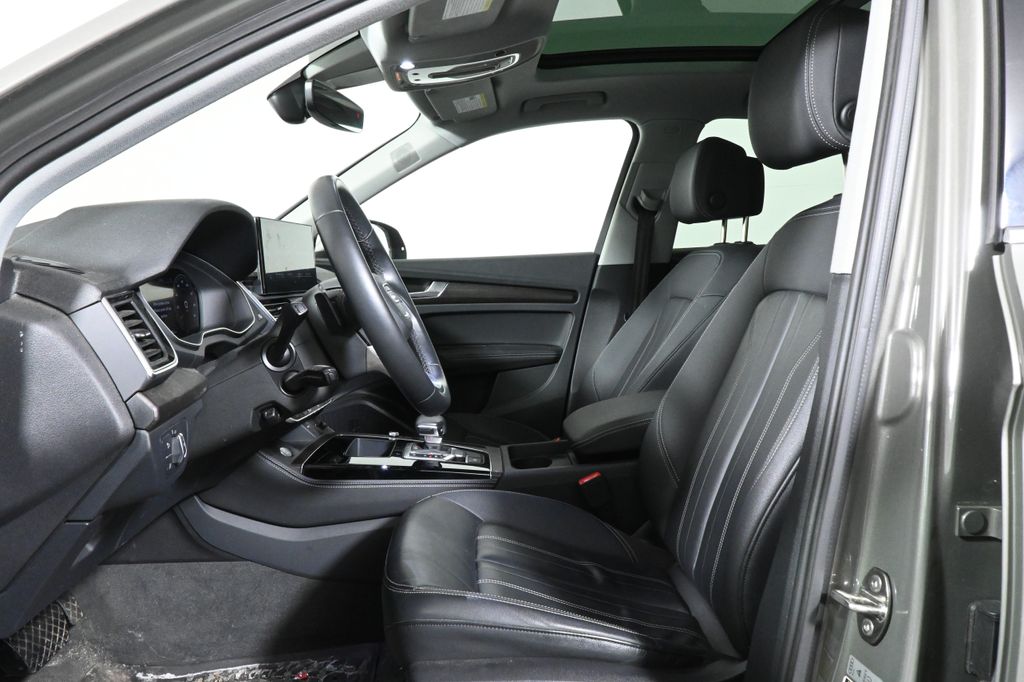 Thumbnail: 2023 Audi Q5 - 3