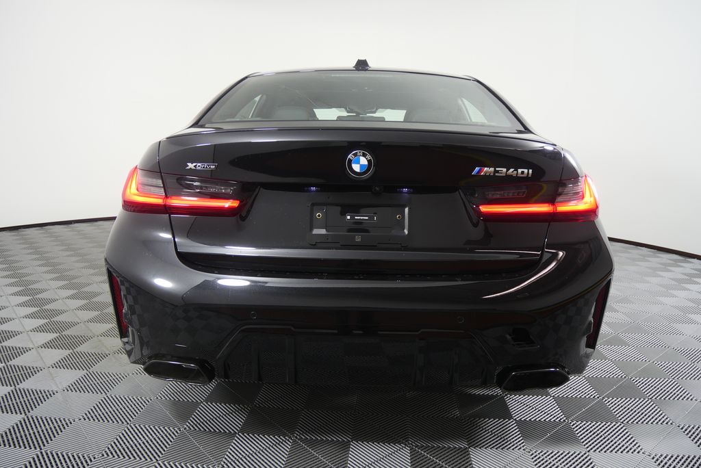 Thumbnail: 2026 BMW 3 Series - 4