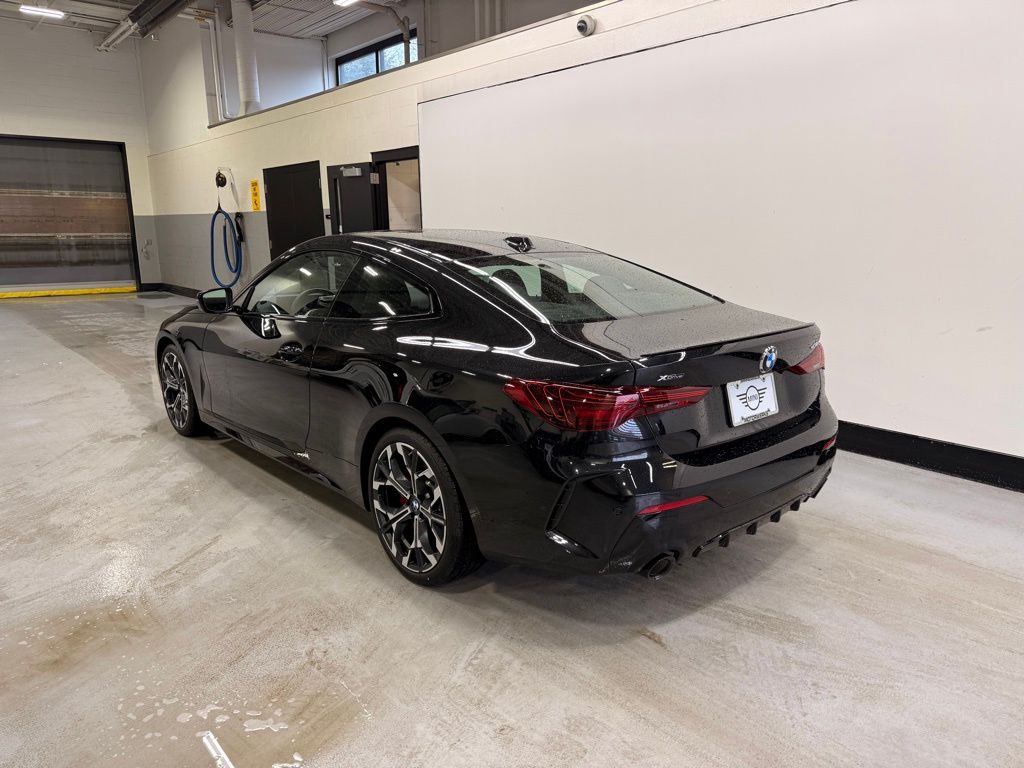 Thumbnail: 2025 BMW 4 Series - 3