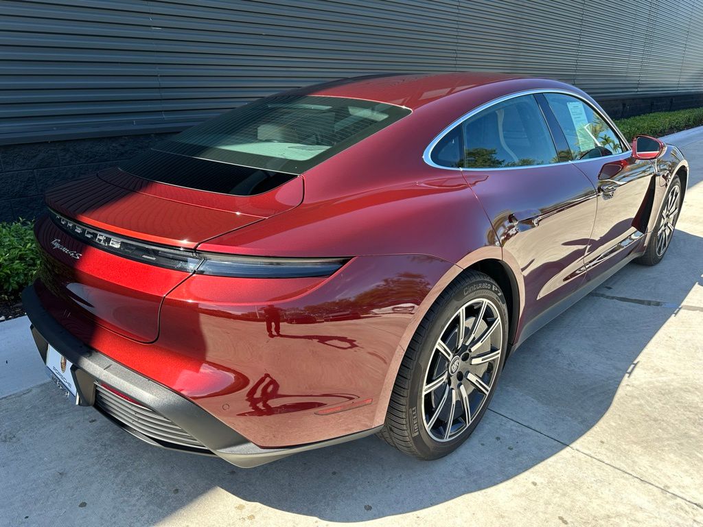 Thumbnail: 2021 Porsche Taycan - 9