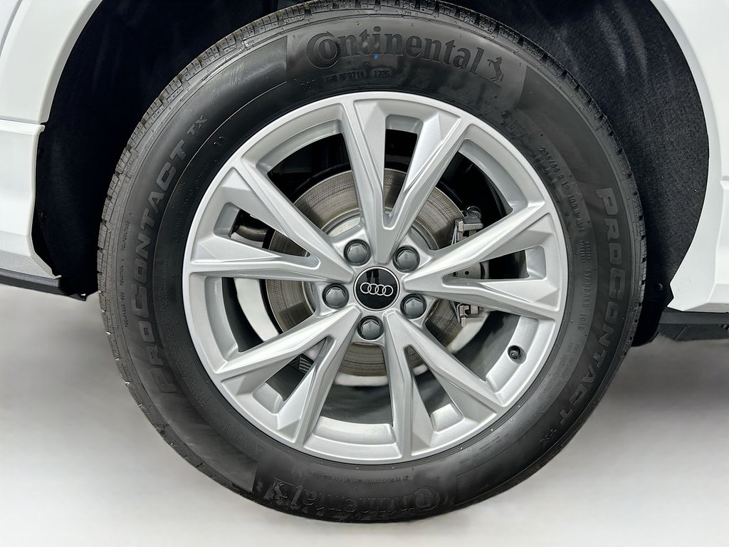 Thumbnail: 2025 Audi Q3 - 32