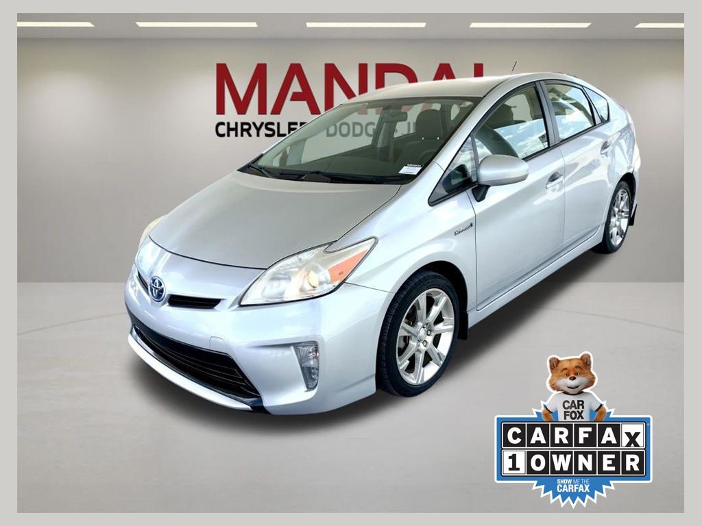 Classic Silver Metallic 2014 Toyota Prius Hatchback Front-Wheel Drive Continuously Variable Transmission