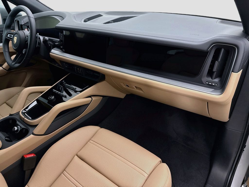 Thumbnail: 2026 Porsche Cayenne - 19
