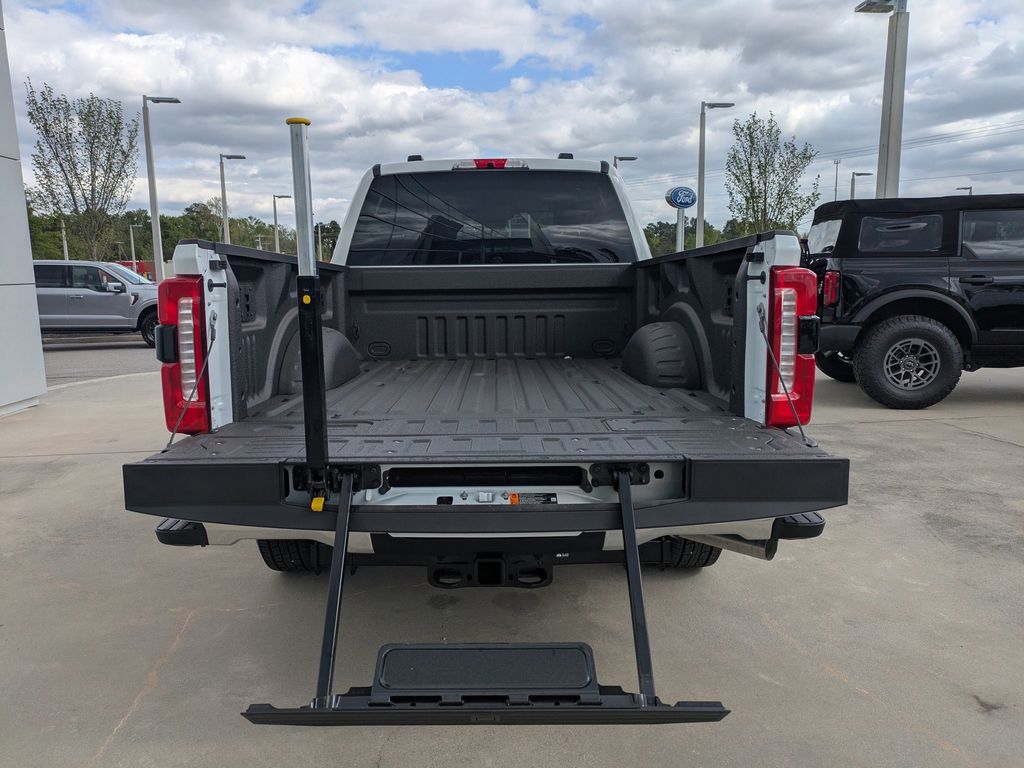 2026 Ford F-350 Super Duty LARIAT