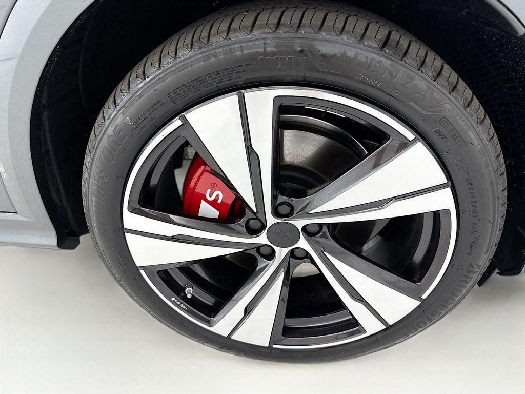 Thumbnail: 2026 Audi SQ5 - 32