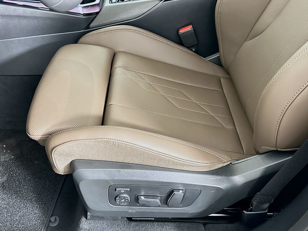 Thumbnail: 2025 BMW X3 - 21