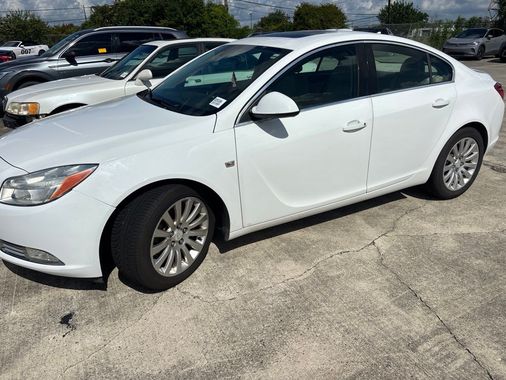 Summit White 2011 Buick Regal Sedan Front-Wheel Drive 6-Speed Automatic Overdrive