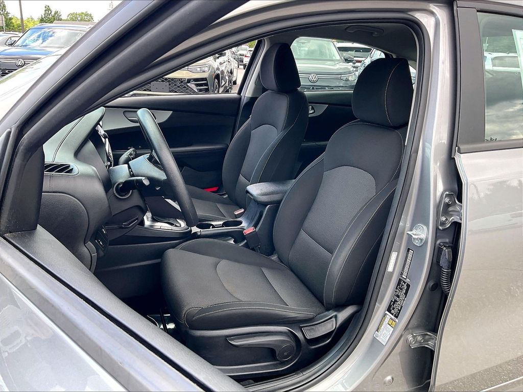 2024 Kia Forte — photo 9