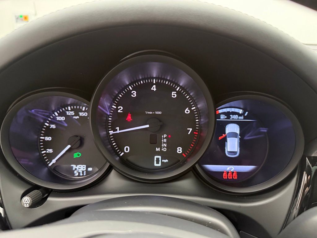 Thumbnail: 2026 Porsche Macan - 11