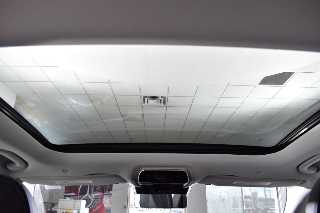 Thumbnail: 2025 Mercedes-Benz E-Class - 29