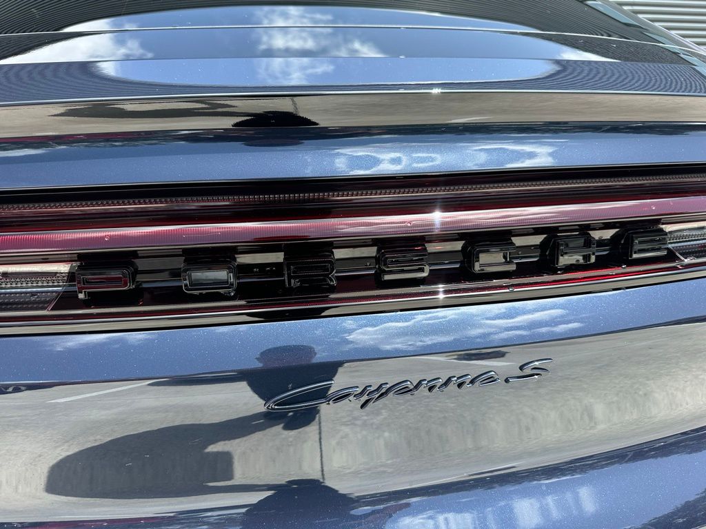 Thumbnail: 2025 Porsche  - 12