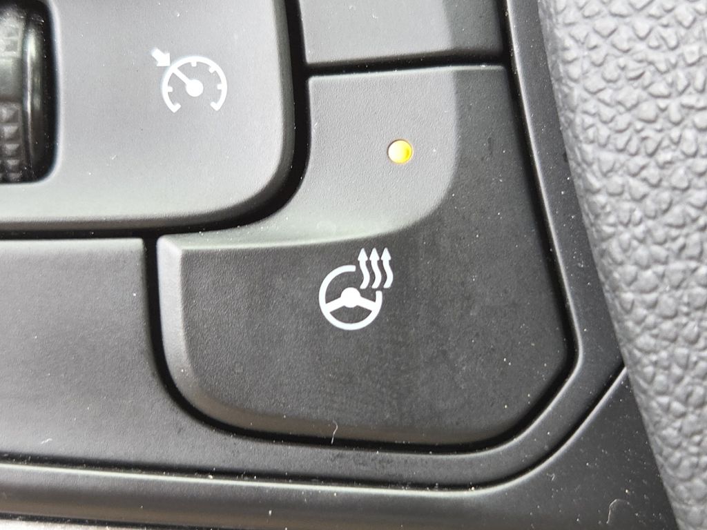 Used 2023 Gray Buick Essence image 4