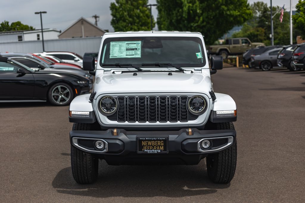 2026 Jeep Gladiator 85th Anniversary Edition thumbnail 5
