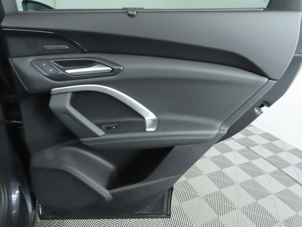 Thumbnail: 2025 Audi Q5 - 29