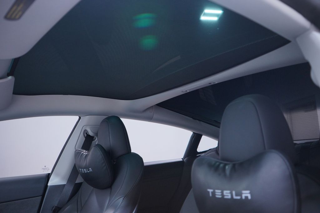 Thumbnail: 2023 Tesla Model 3 - 8