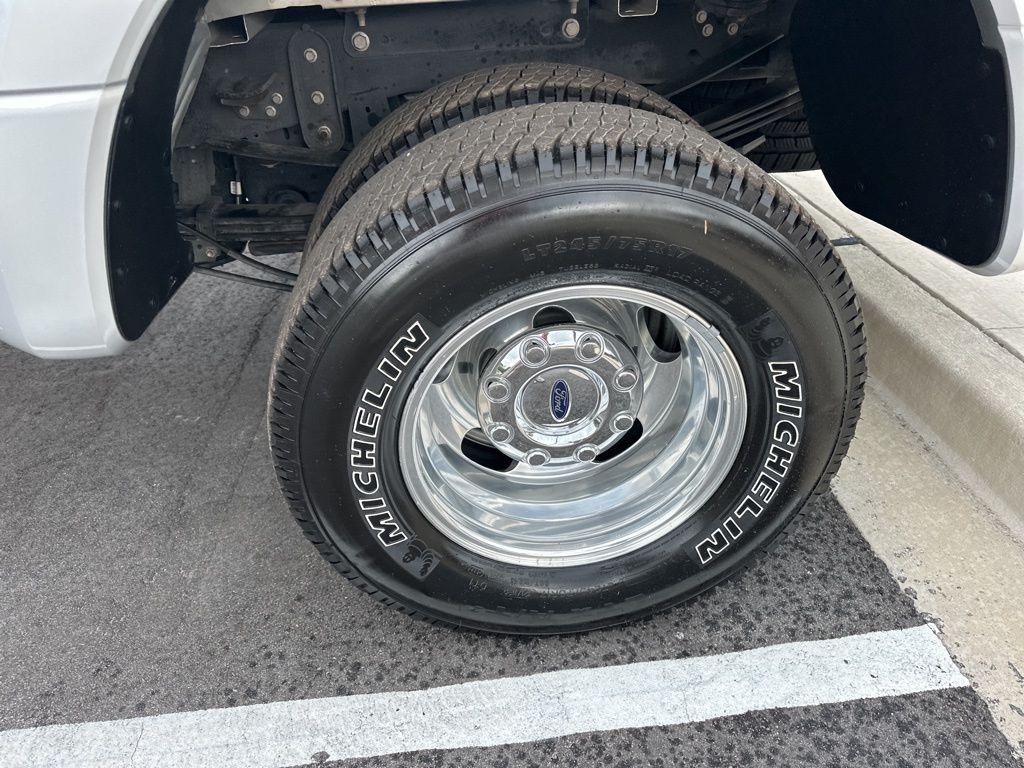 2019 Ingot Silver Metallic Ford Super Duty F-350 DRW Platinum 4X4 Truck