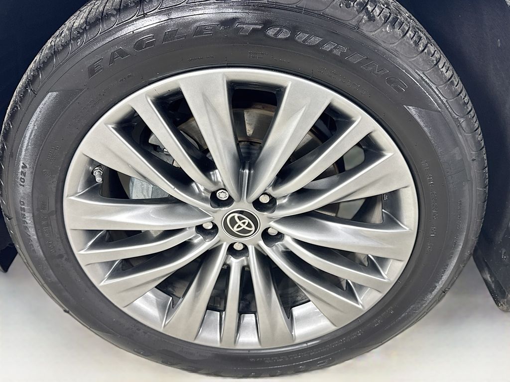 Used Car 2022 Toyota Highlander  Platinum For Sale Under $50,000 In Austin, Texas