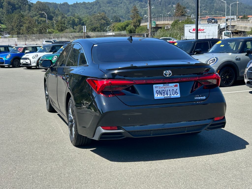 Thumbnail: 2019 Toyota Avalon - 3