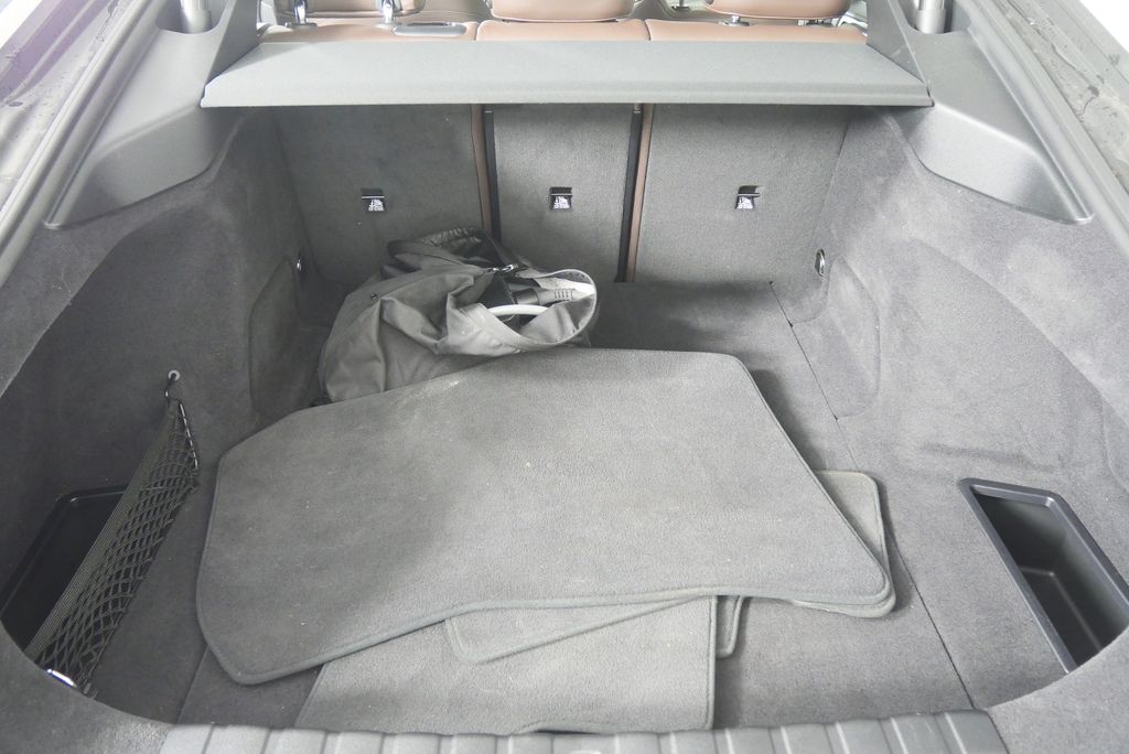 Thumbnail: 2025 BMW i4 - 17