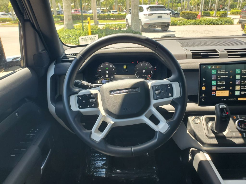 2025 Land Rover Defender