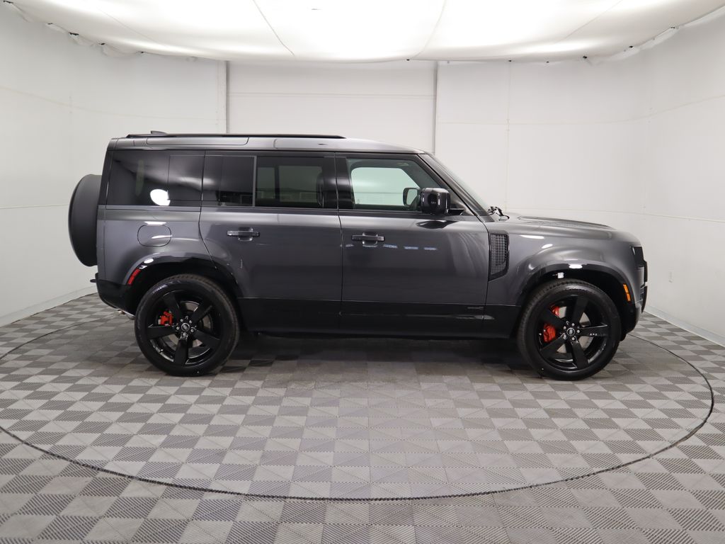 Thumbnail: 2025 Land Rover Defender - 4