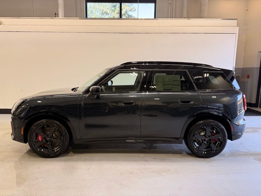 Thumbnail: 2027 MINI Cooper Countryman - 2
