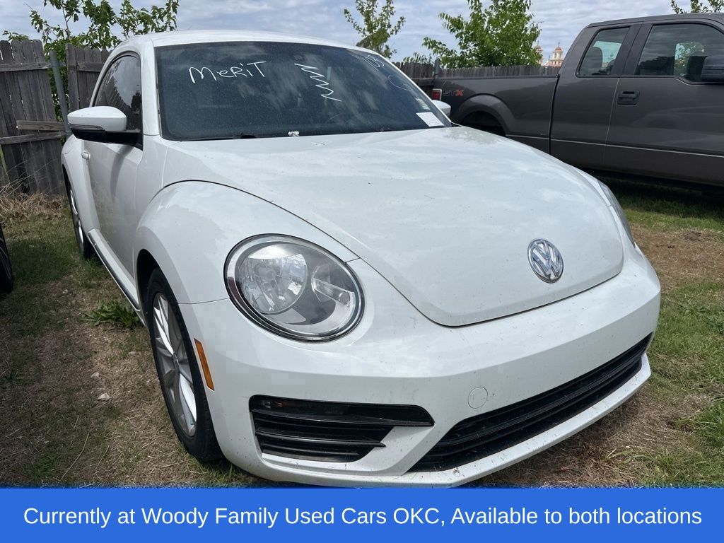 Pure White 2018 Volkswagen Beetle 2.0T S Hatchback FWD Hatchback Front-Wheel Drive 6-Speed Automatic
