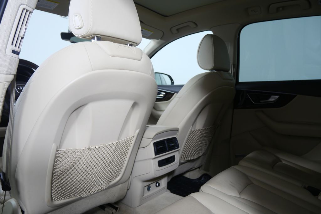 Thumbnail: 2018 Audi Q7 - 18