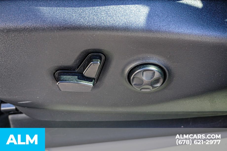 Used 2024 Silver Chrysler Touring L image 55