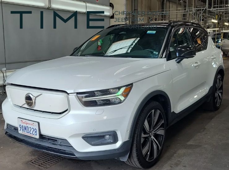 Crystal White Metallic 2022 Volvo XC40 Recharge SUV / Crossover All-Wheel Drive 1-Speed Automatic